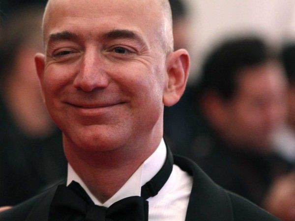 CEO Beff Bezos của Amazon