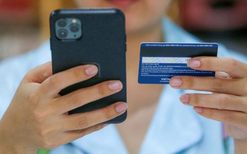 Phong tỏa tài khoản ngân hàng nếu người dùng nhận và chuyển tiền có nội dung sau