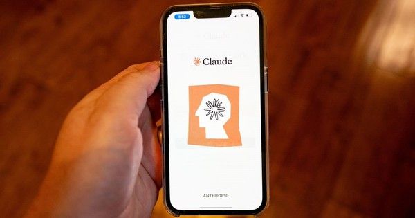 Quên cả ChatGPT, dân tình kéo nhau sang dùng AI mới đang khiến thế giới phát
cuồng: Giỏi đến mức đáng sợ!