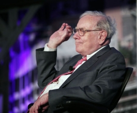 Tỷ phú Warren Buffett làm gì để khôn ngoan hơn mỗi ngày?